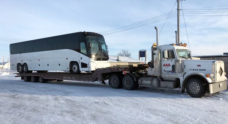 Heavy-Duty-Towing-What-You-Need-To-Know-About-Moving-Large-Vehicles