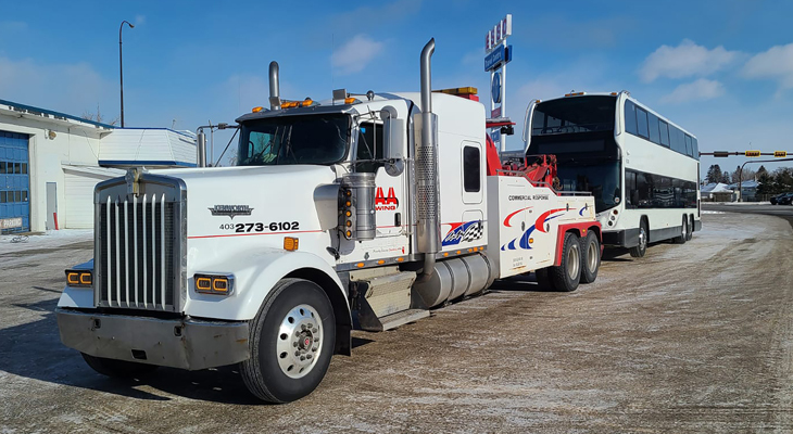 How Heavy-Duty Tow Trucks Handle Commercial Vehicles