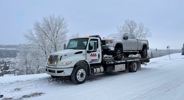 Common Situations That Require Flat Deck Towing Services