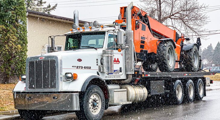 Advantages-Of-Hiring-AAA-Towing-For-Heavy-Equipment-Hauling