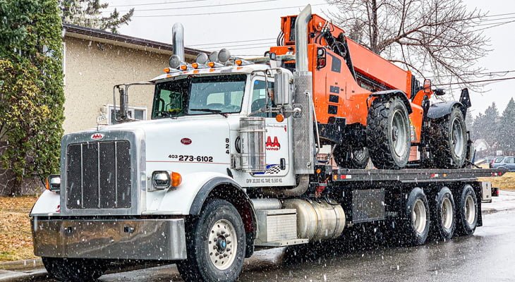 Advantages Of Hiring AAA Towing For Heavy Equipment Hauling