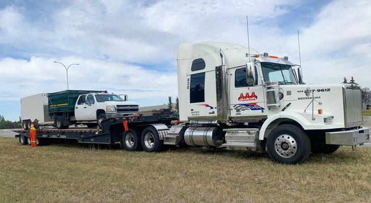 Emergency-Flatbed-Towing-Services-When-You-Need-Them-And-Why