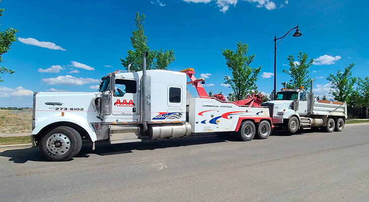 5 Myths About Tow Trucks Debunked by a Calgary Expert