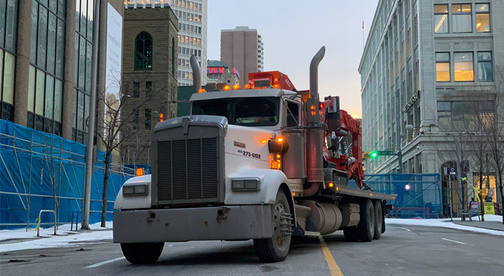 7 Ways Heavy Towing Prevents Traffic Backups During Urban Recoveries