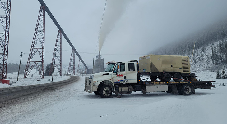 How Towing Companies Manage Oversized Equipment Transport Safely