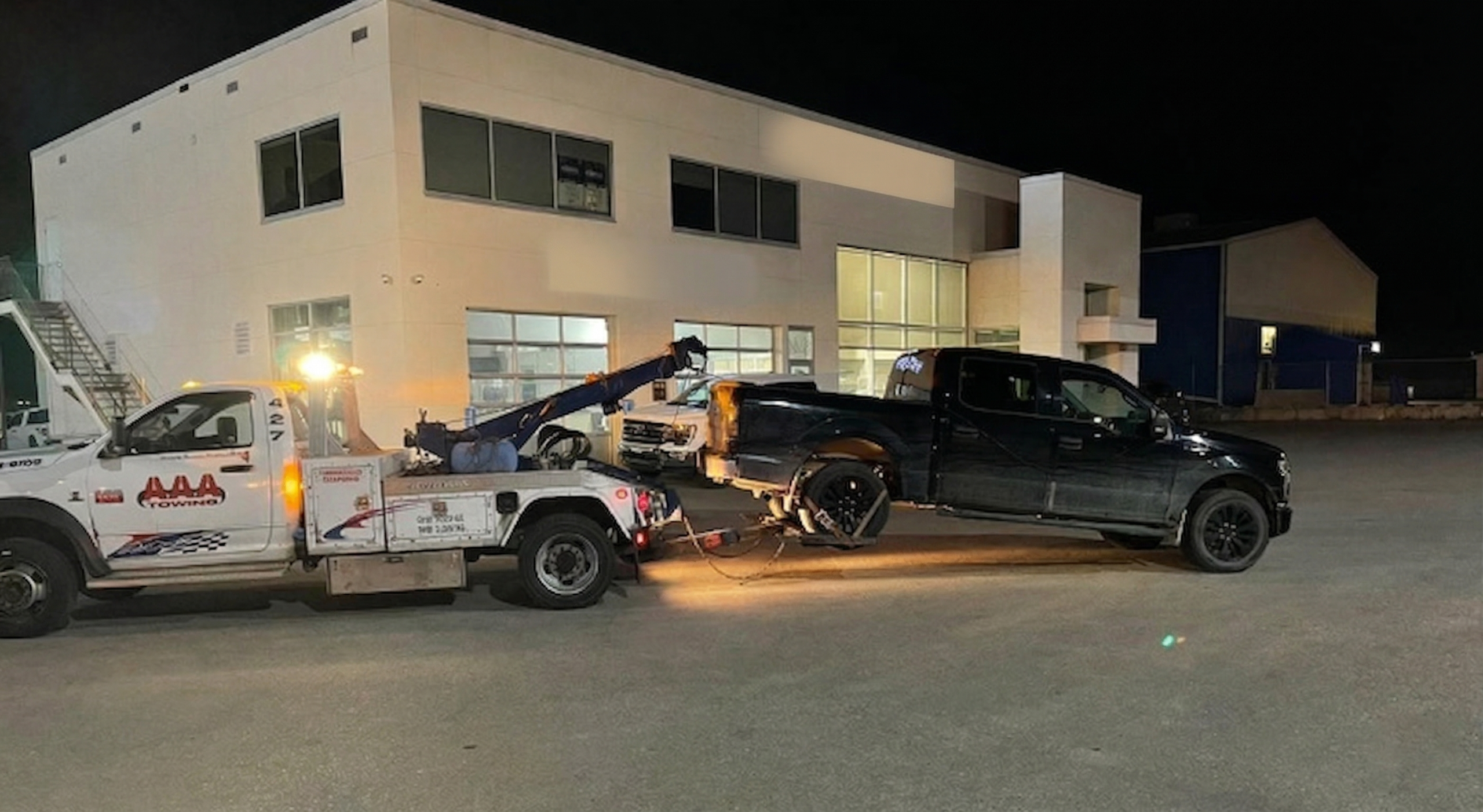 5 Fleet Management Benefits of Professional Roadside Assistance in Calgary