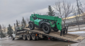 7 Challenges of Heavy Equipment Hauling in Busy Urban Areas